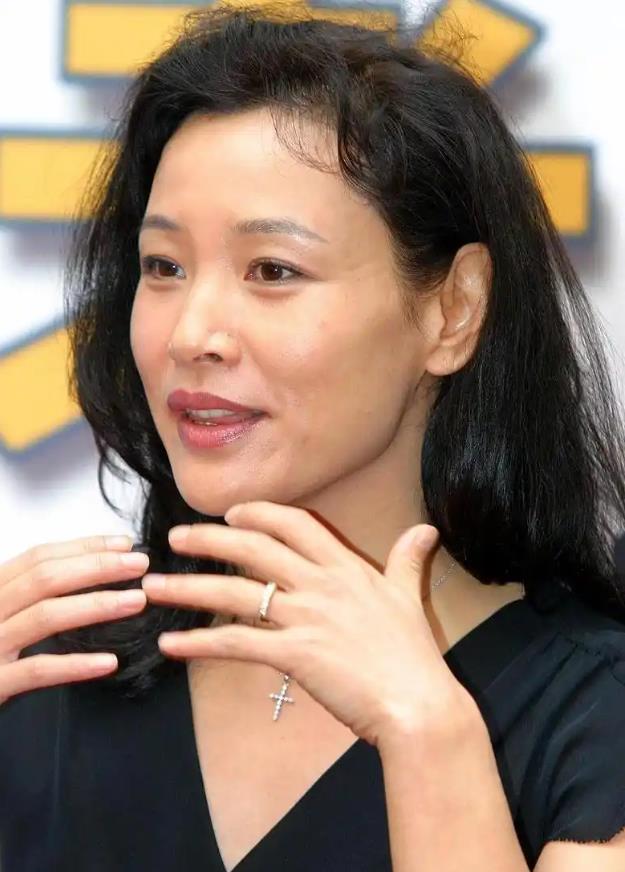 她让春晚导演悔不当初,一句话毁了众人职业,导演:当时不想活了