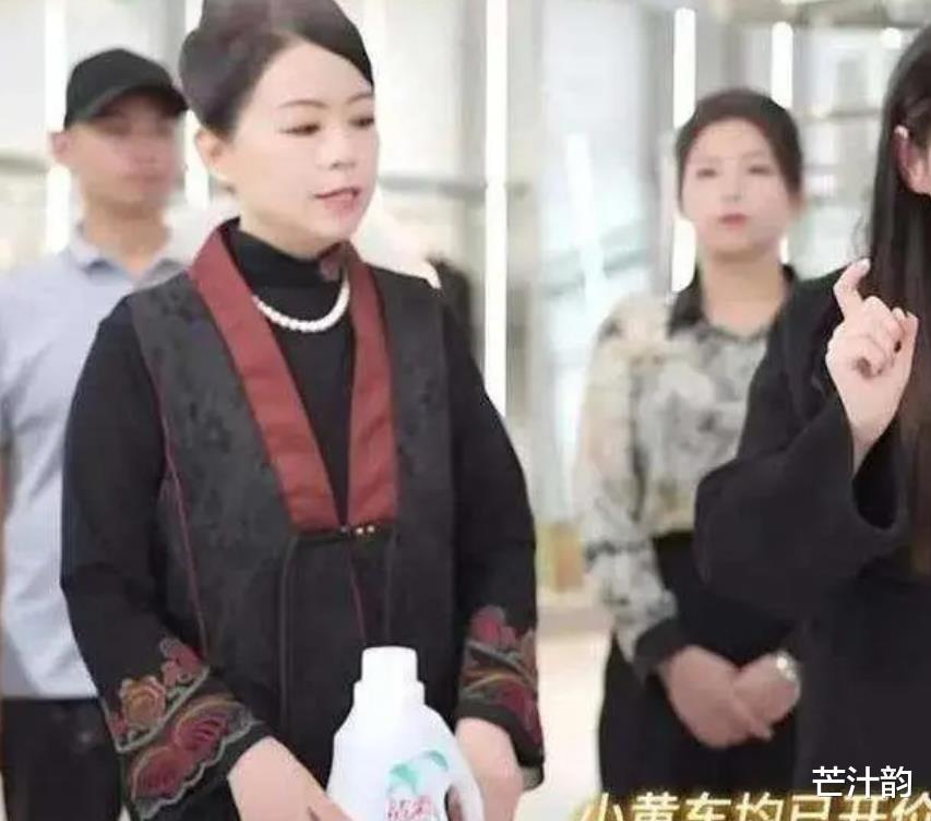 许敏夫妇回乡祭祖，姚爸再露面显憔悴，姚策堂嫂再回应蹭流量质疑