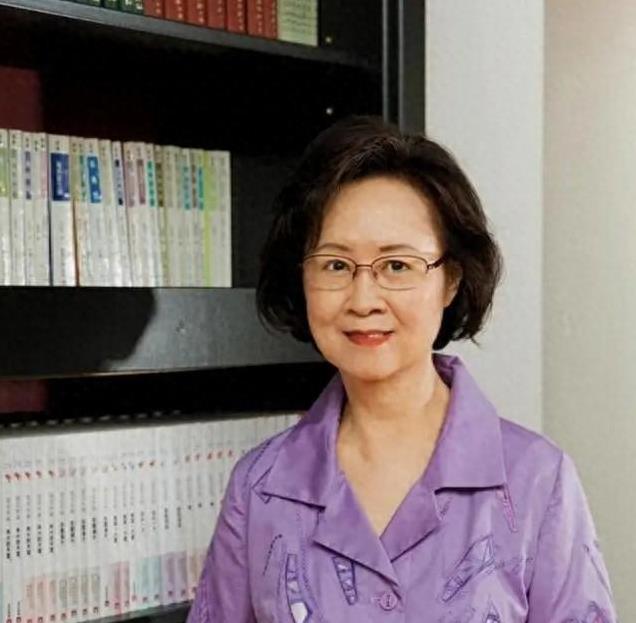 86岁琼瑶轻生离世,疑因太思念丈夫,63岁儿子曝离世前细节