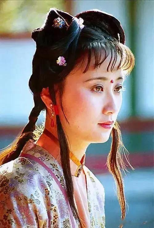 侯长荣与陈剑月，因红楼梦结缘，结婚39年无绯闻，被称为神仙眷侣