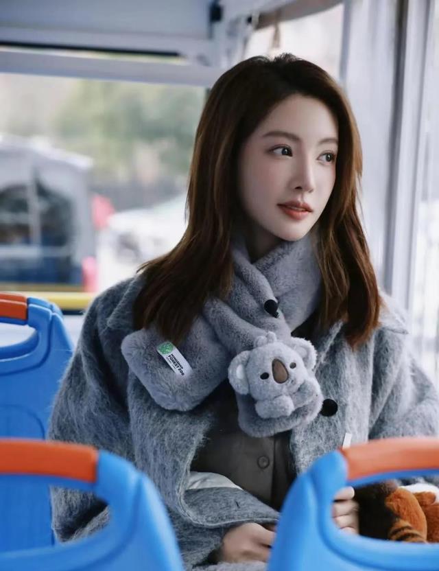 金晨增肥后太漂亮了，美的像韩星一样，完全认不出