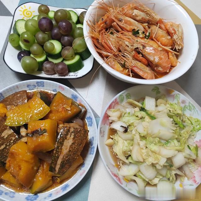 江苏女子晒婆婆做的菜，笑得合不拢嘴，直夸：嫁到你家是我的福气