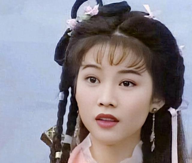 蔡少芬:17岁替母还债跟刘銮雄6年,恋吴奇隆3年,为何下嫁张晋?