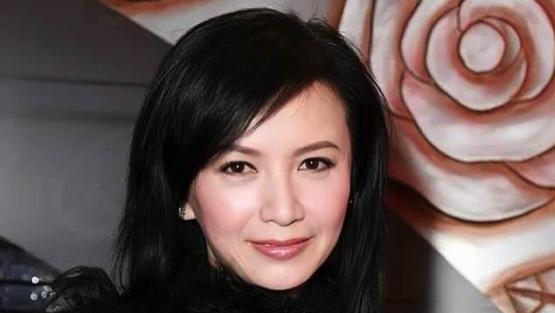 知名港姐变落魄，晒照求工作，觉得自己还有几分姿色