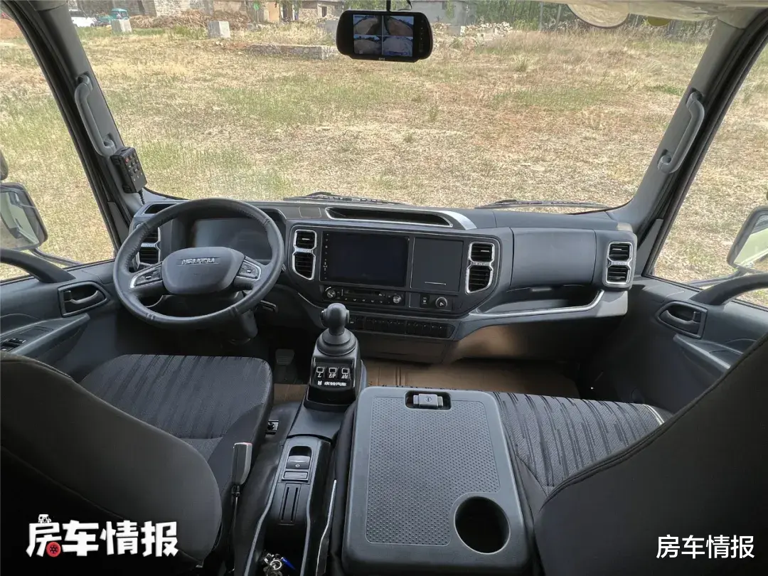 每天发电20度！这款国产平头房车，用着可比新能源房车踏实多了