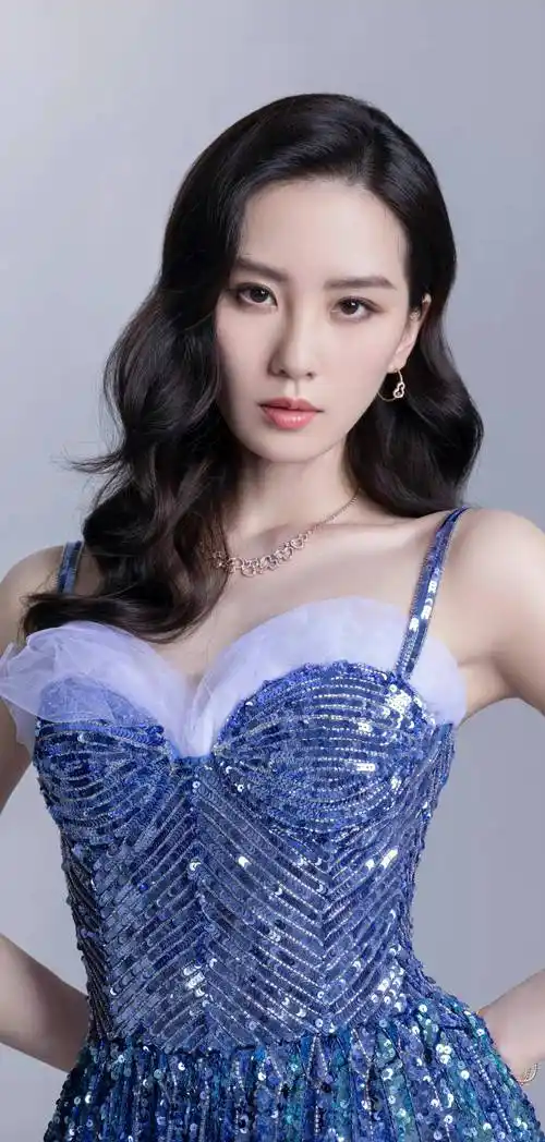 标准的东方美女,国色天香,刘诗诗仪态绝了!