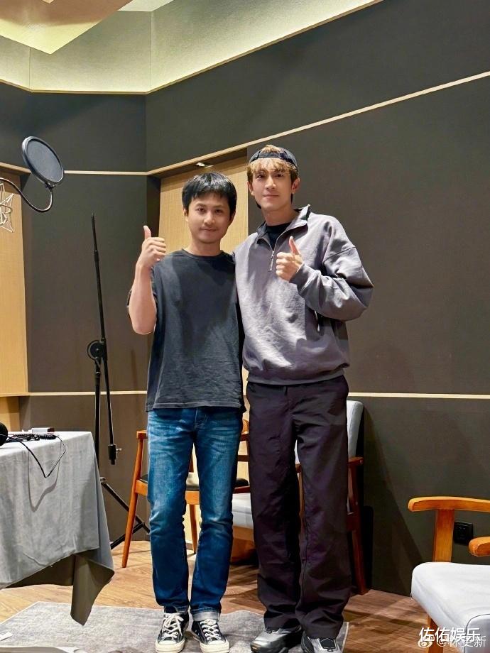 林更新晒照庆出道13周年,阳光帅气有活力,疑隔空表白赵丽颖引争议