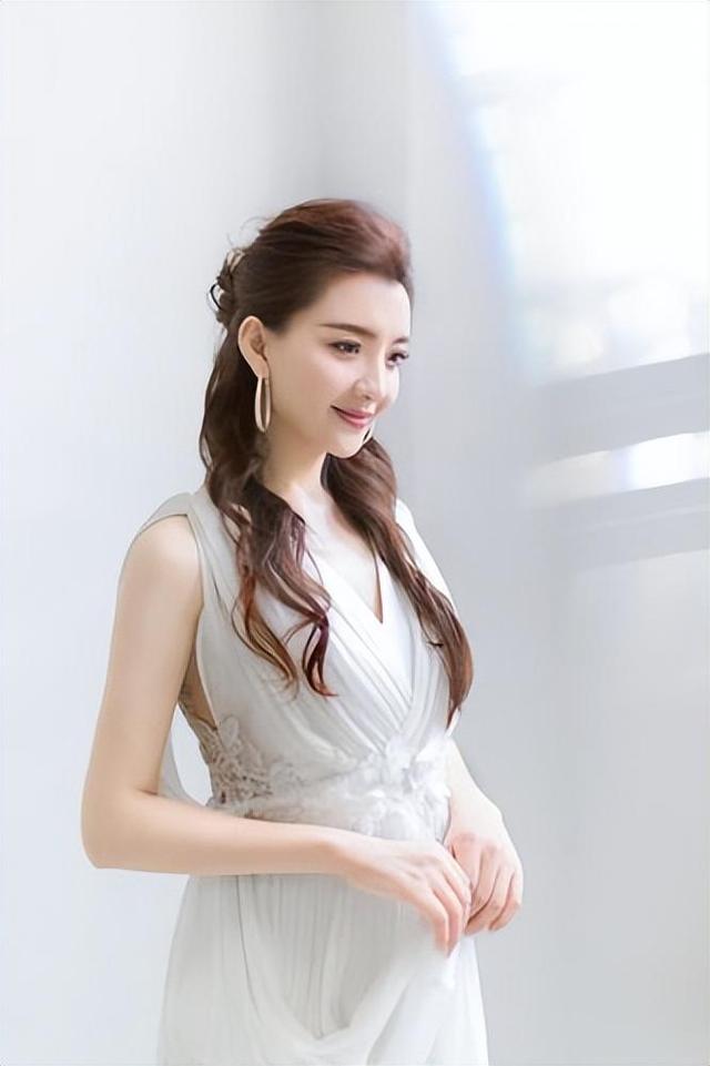 孙茜|她参加完春晚被骂惨,靠甄嬛传爆红,为何路人缘一年比一年差?