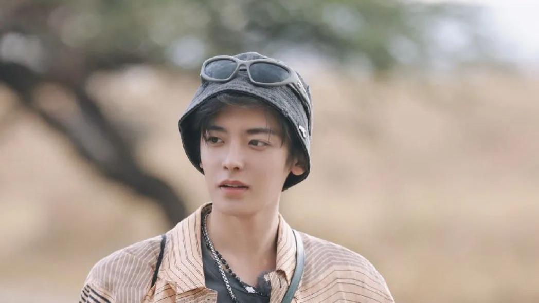 看完《花儿与少年6》，就知道侯明昊有多么讨厌，多么cheap了！