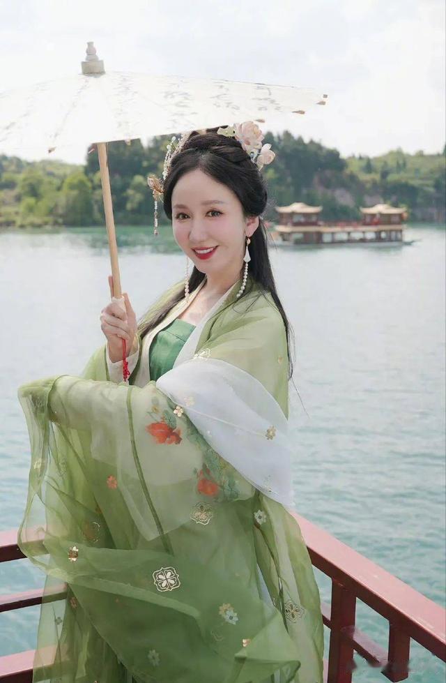 娜扎随时可嫁？马丽老公？娄艺潇张超？