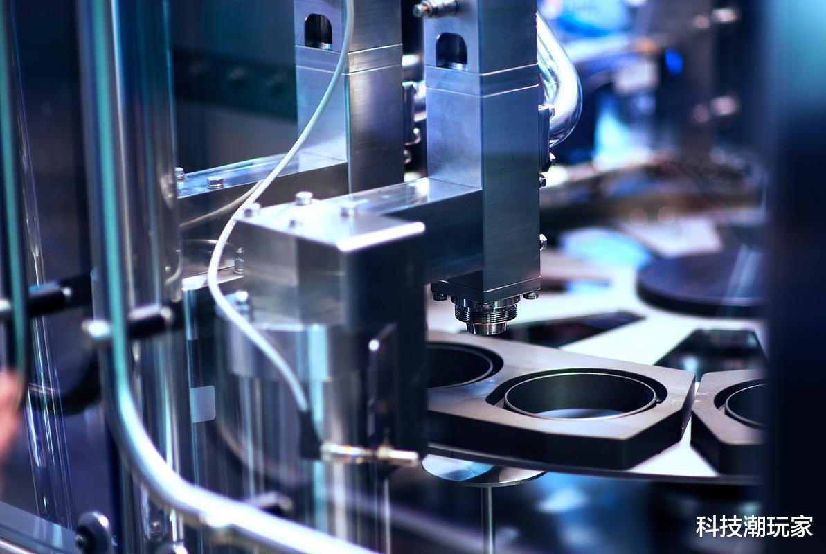 国产EUV光刻机:打破美国芯片禁令的关键王牌