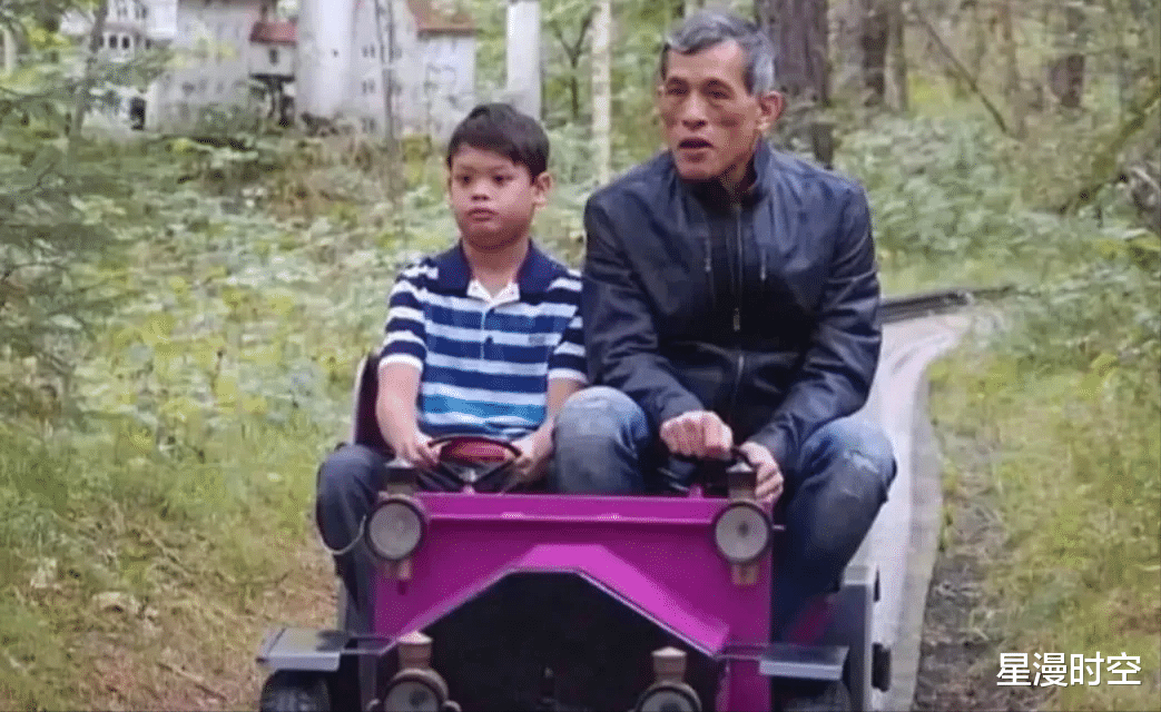 19岁提帮功越来越帅了,身高近2米,眼神清亮坚毅,是泰王心尖宠