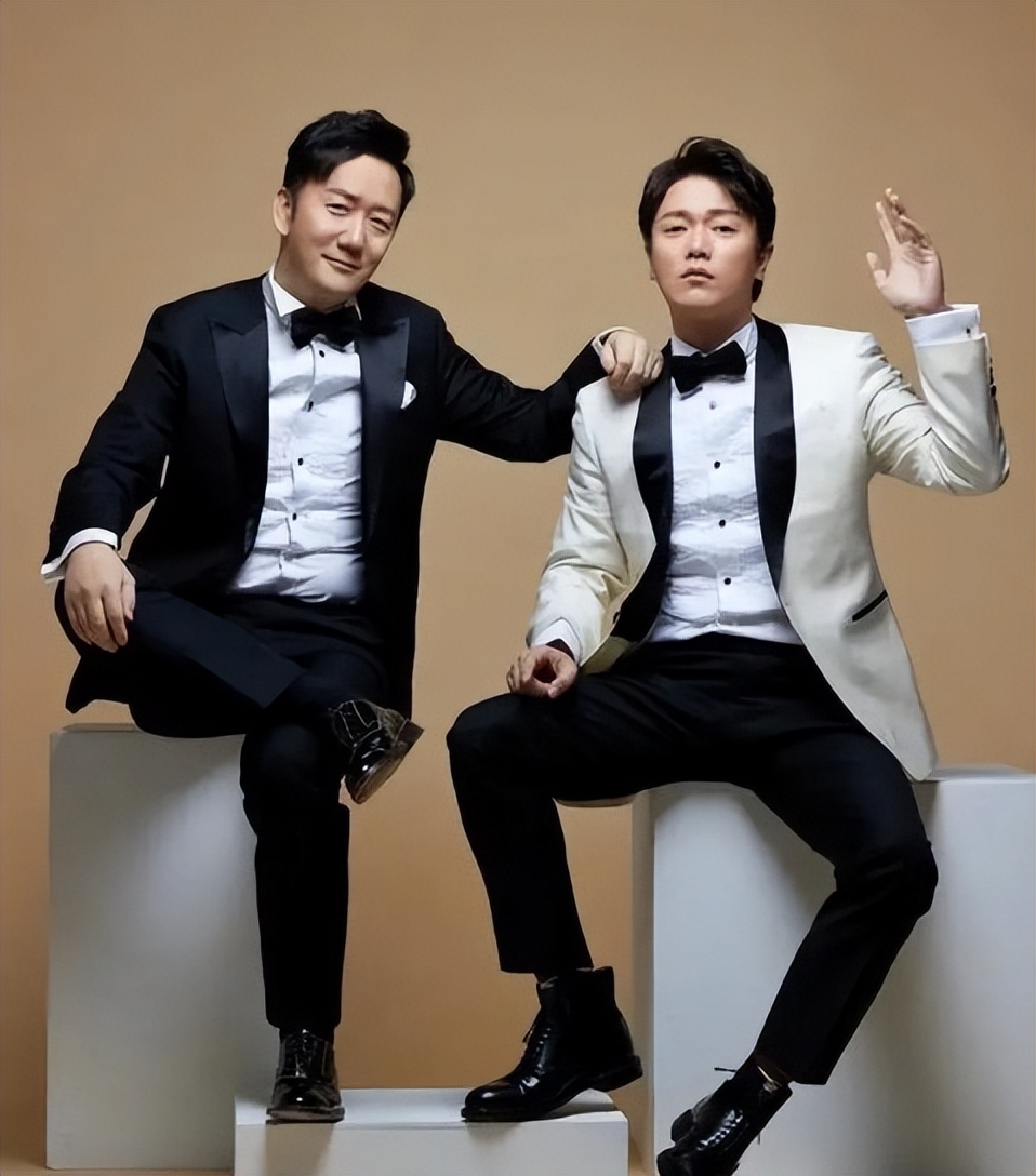 成立17年，“筷子兄弟”终究走向两个极端，肖央现在是真的火