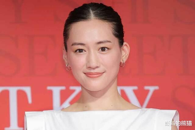日本女星的热恋掀起大龄女配低龄男热潮 老牛吃嫩草不再是男性专利