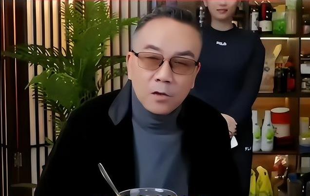 杨议再爆猛料“骑虎难下”:证据越来越多,恐成第二个刘嘉玲