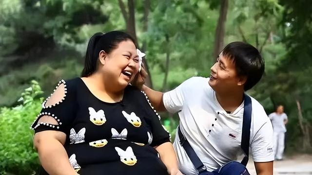 2017年，320斤重的女子舍命产子，医生扒开脂肪层抱出7斤重的男婴