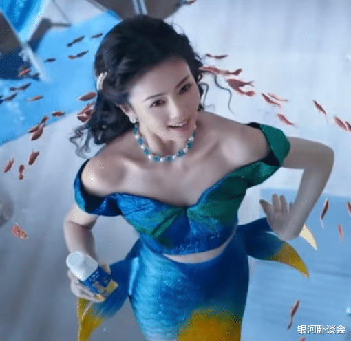 她这脸，怎么越来越吓人了...