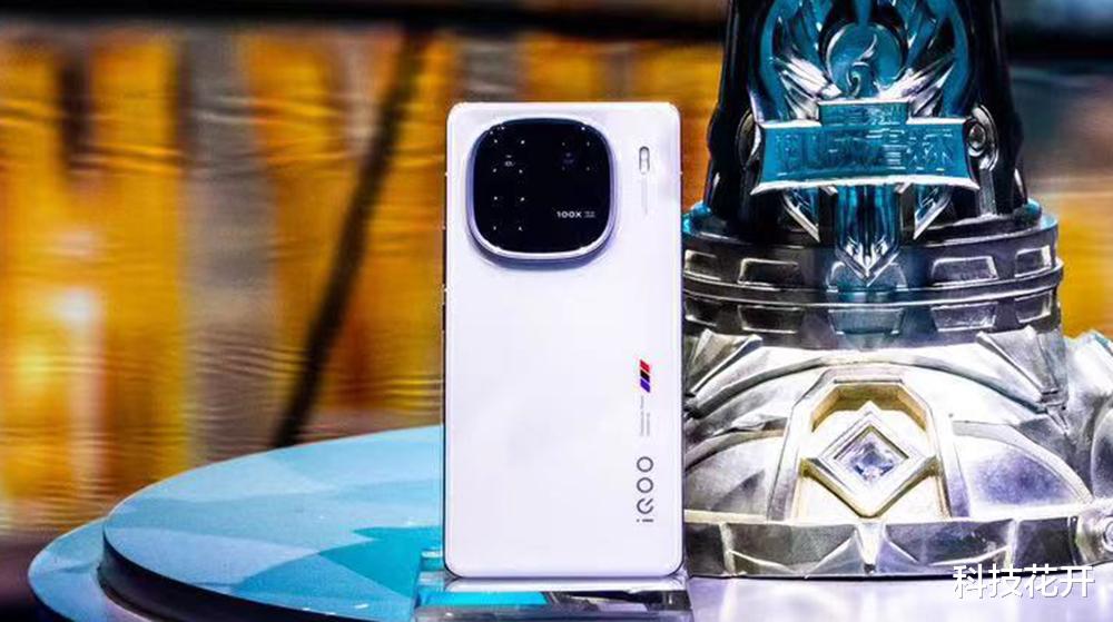 再见曲面屏,4款骁龙8Gen3直屏旗舰推荐,几乎零差评,用五年不卡