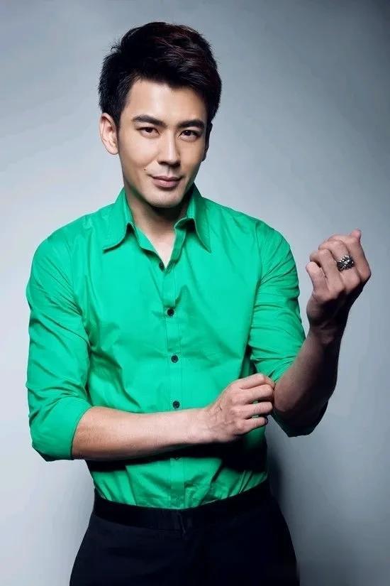 贾宗超被大家称之为:行走的荷尔蒙男人味十足,演技精湛。