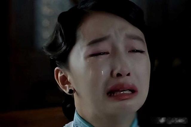 被央视怒批仍不悔改,出门带6个助理30个保镖,网友:你是个啥