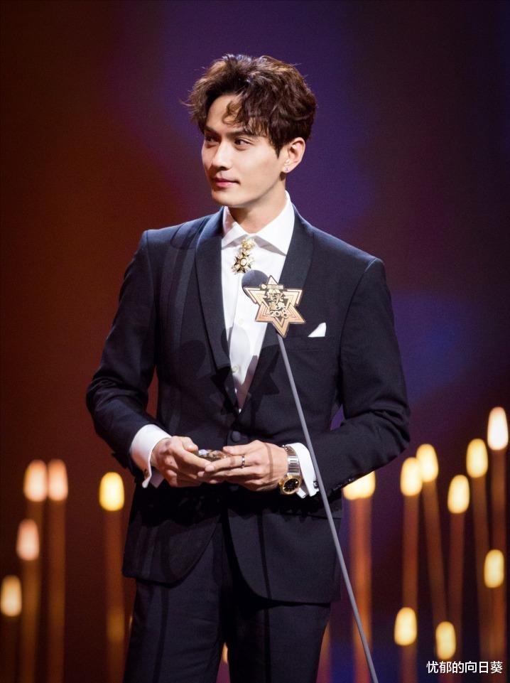 突然宣布告别演员岗位，“低音炮”男神退圈不演戏了？