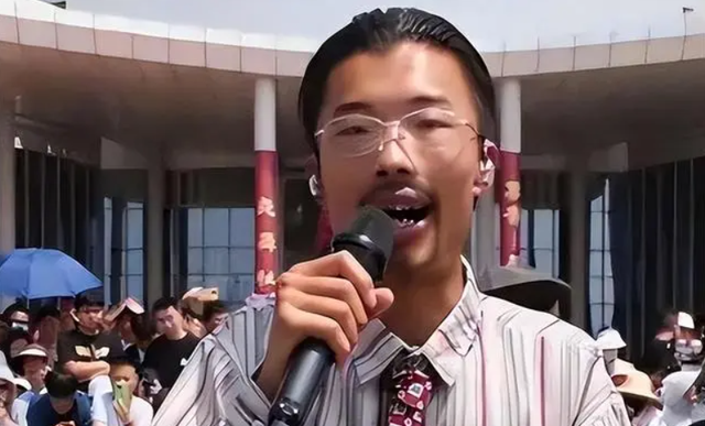 走红不到半年，郭有才本性暴露无遗，潮水退去才看清了谁“裸泳”