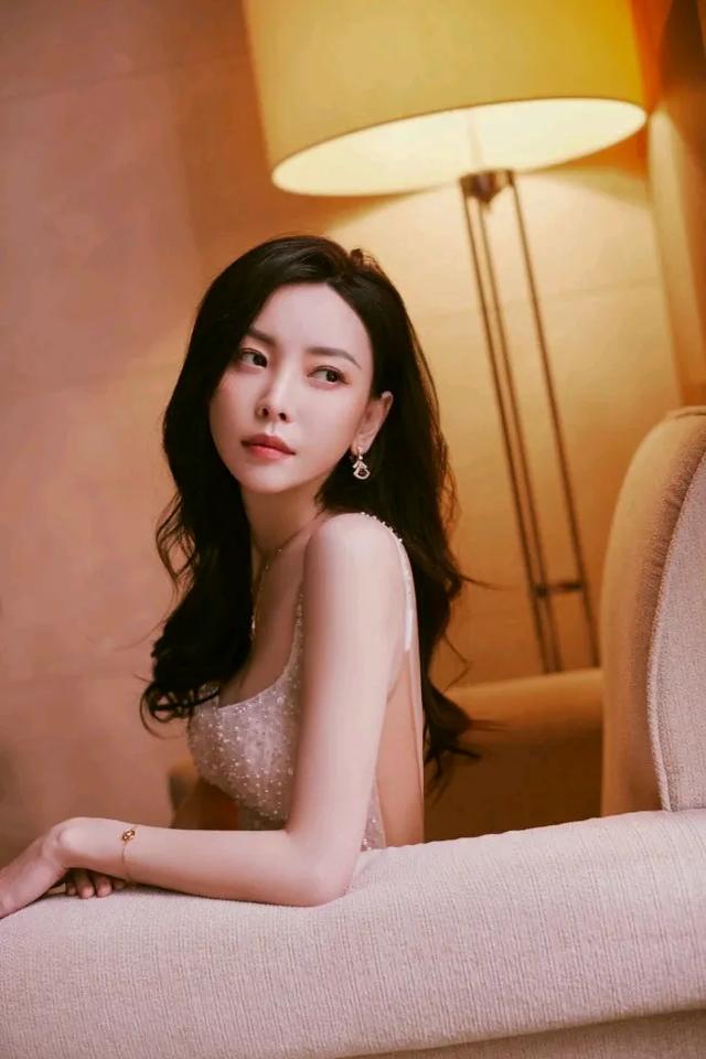 拽姐于文文身材也太好了