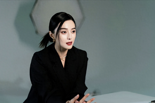 时光不败美人!这么多年了这张脸还是没有对手,她美的太高级了