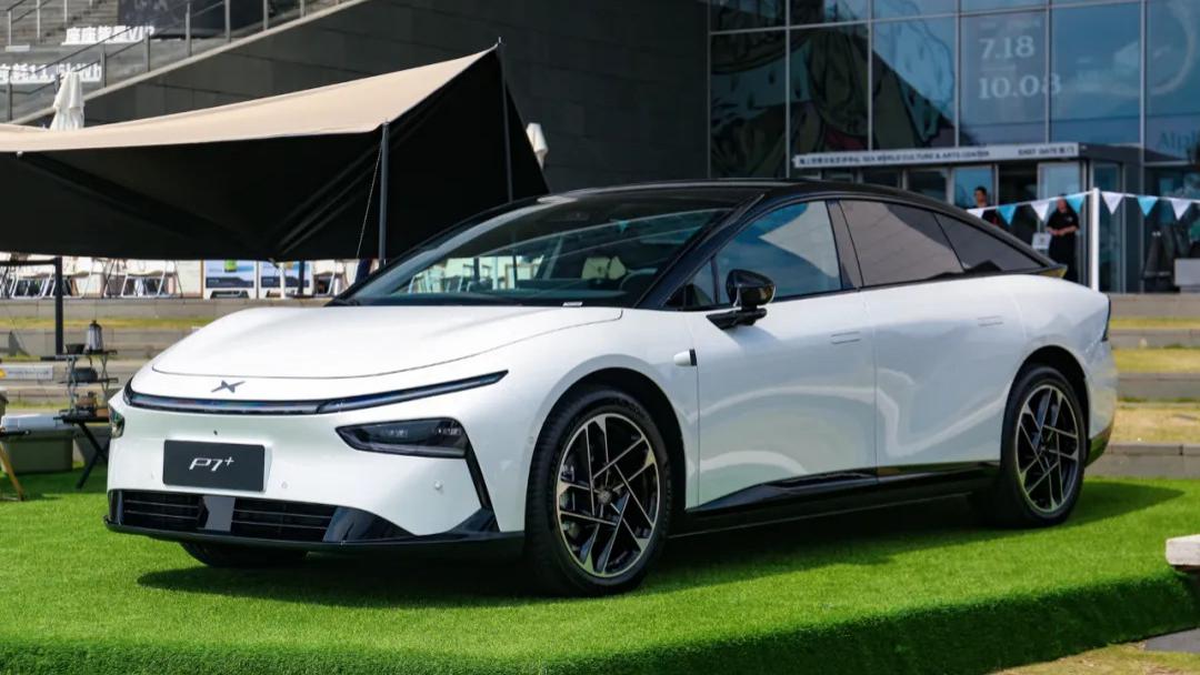 刚刚！小鹏P7+全球首秀，小米SU7劲敌来了