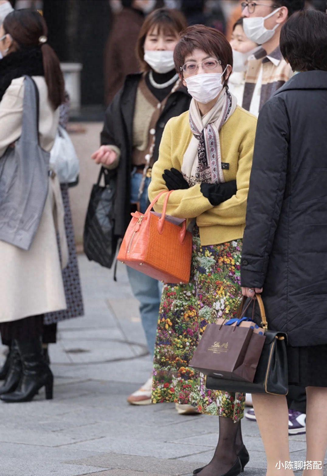 为什么说女人上了年纪更要学穿搭?穿对和穿错,效果一目了然