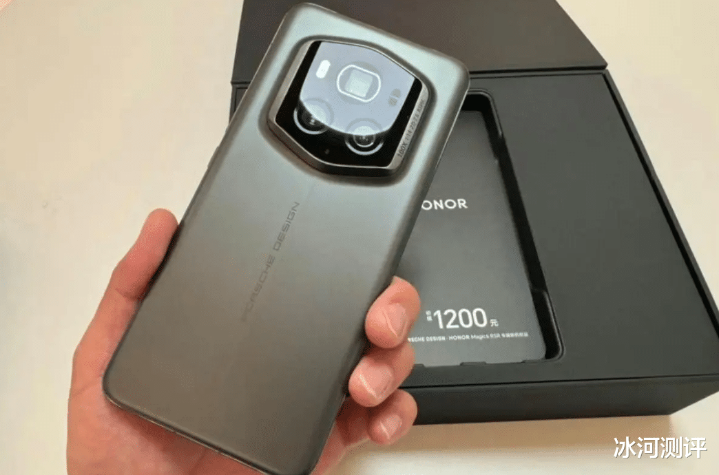 荣耀Magic 6 至臻版，摄影、性能与续航的加持，高端市场的佼佼者