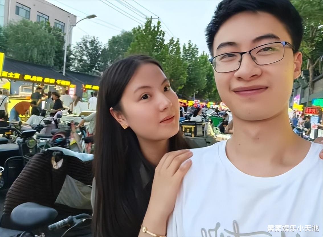 庞众望带女朋友现身,他们日常互动很暖心,他很懂得照顾女友