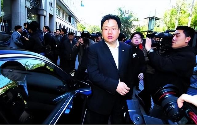 痴爱陆毅与王志文,富豪老公入狱去世,她拿130亿笑着活下去