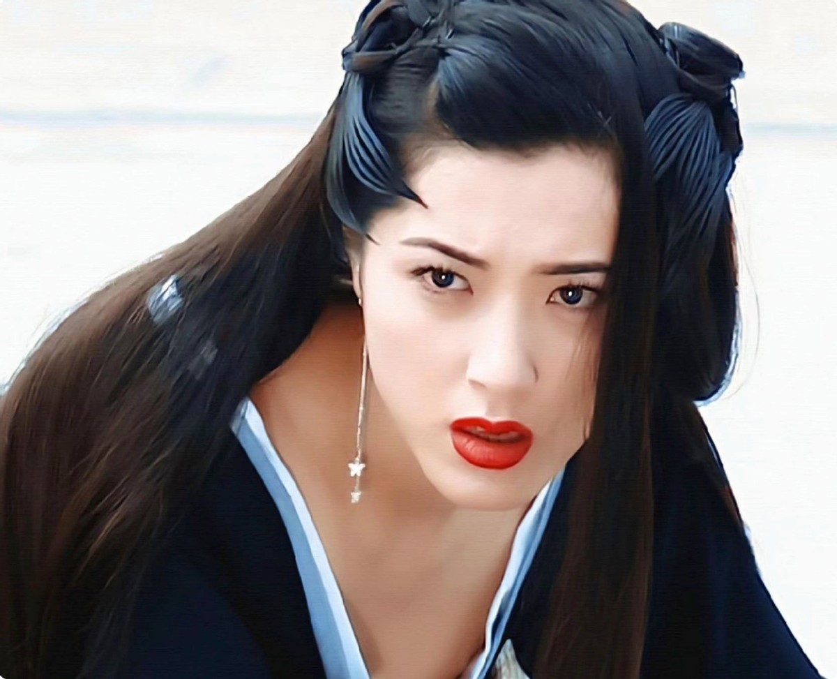 《与凤行》唯一输家:实力派演员跌下神坛,演技尴尬,全程被吊打