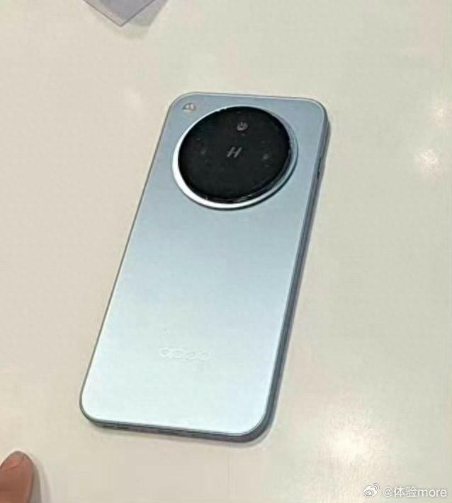 OPPO Find X8真機曝光，Find X7淪為百元機網友直呼按打買！