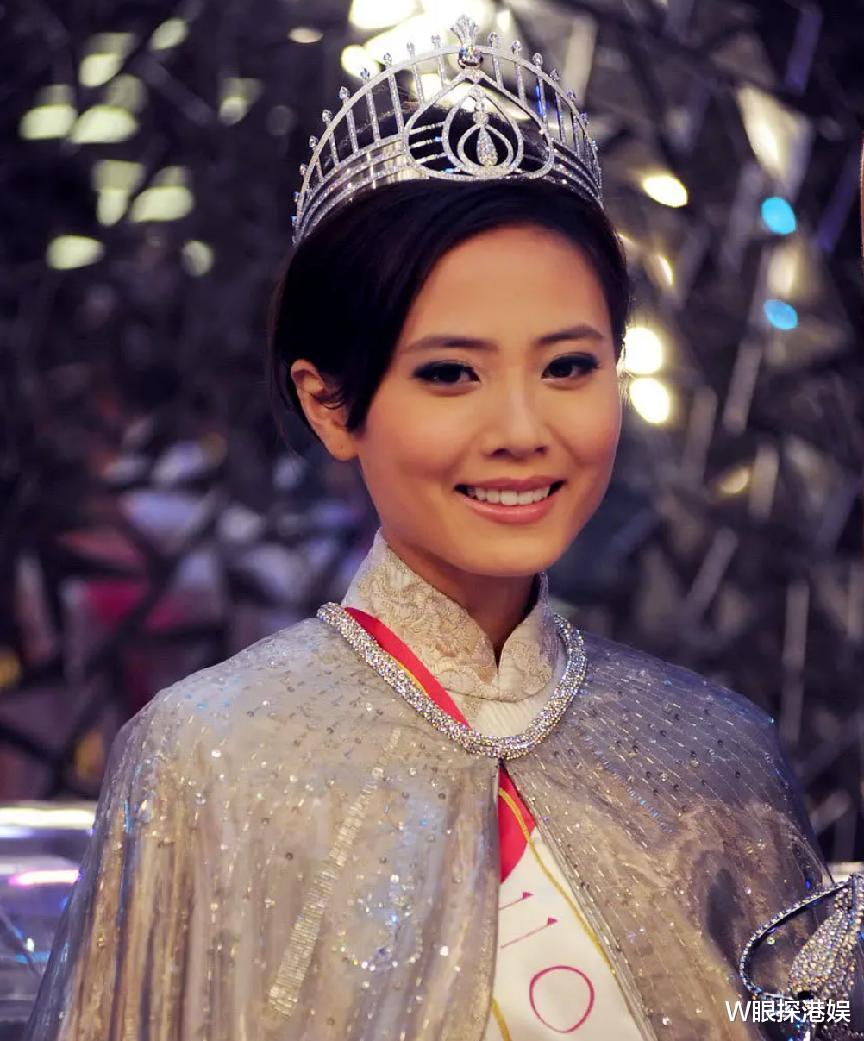 “假情侣协议”被捶?刚演女一又传怀孕退圈,她亲揭与富二代关系