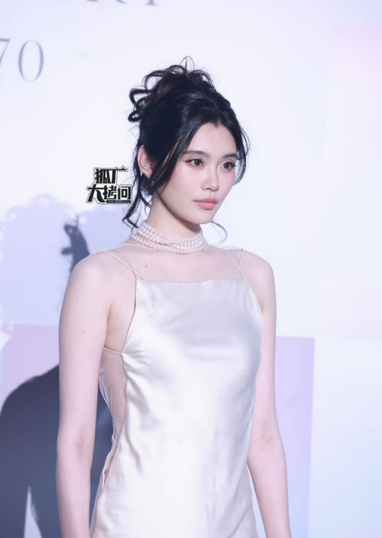 北京上海时尚夜，刘亦菲又胖又瘦，陈冠希痞帅回归，吴磊认不出来