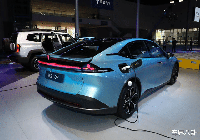 长安深蓝L07正式上市!530公里纯电续航,搭载华为ADS SE智能驾驶
