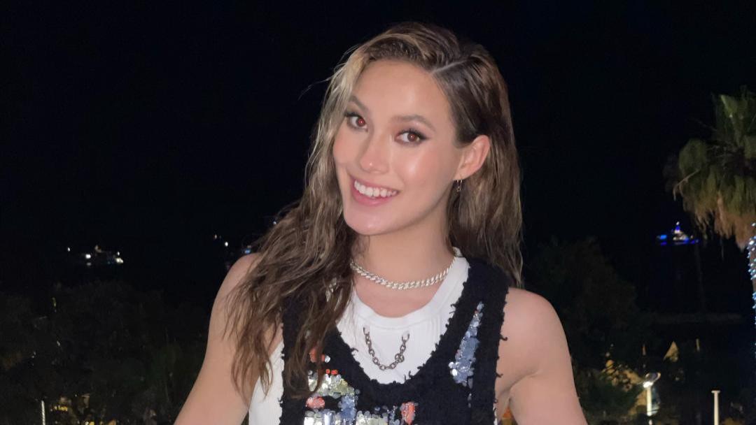 谷爱凌彻底不装了？外网点赞辱骂中国人评论，账号评论区沦陷