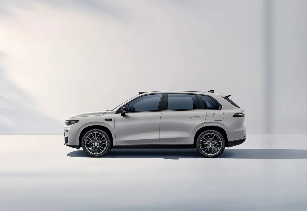 13万买中型SUV，231马力7.6秒破百，5.1L油耗，有点香