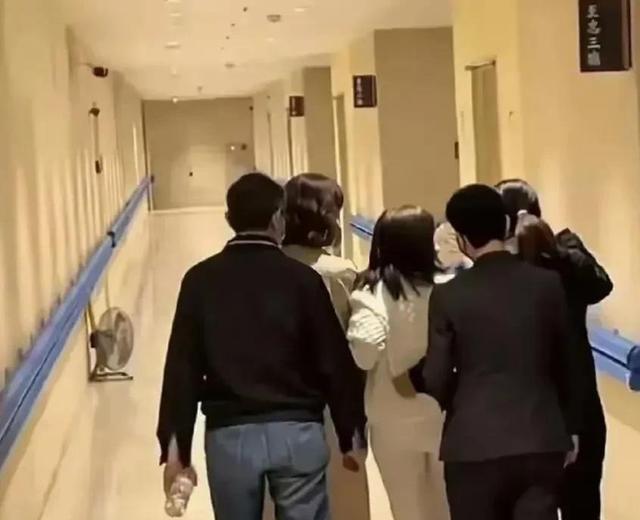 现在才发现:原来当年的《还珠格格》，是琼瑶阿姨一大家子的杰作