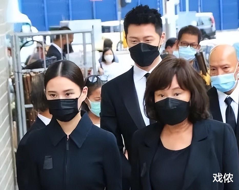 窦骁何超莲分居，不对等的感情，终究经不住时间的考验