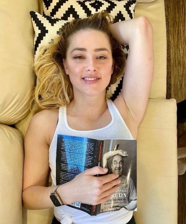 倾国倾城的“海后”艾梅柏,令马斯克欲罢不能,如今女儿都3岁了