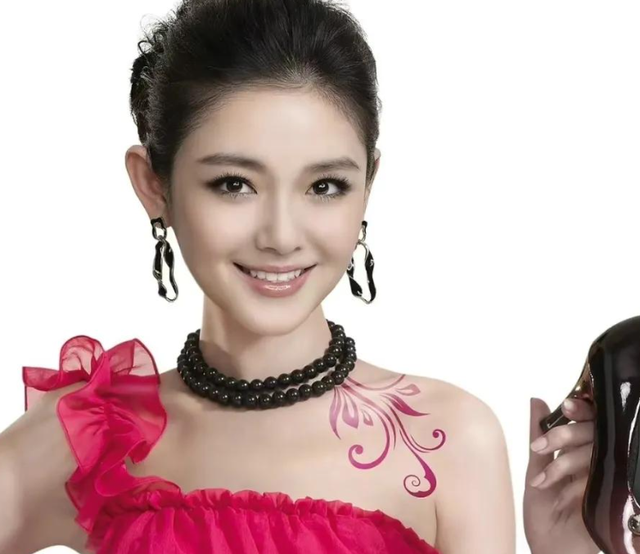 有人说大S只是一个演戏的,没为国家贡献什么,央视报道她