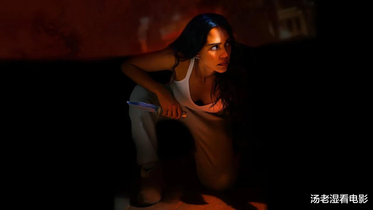 年度烂片预定!杰西卡·阿尔芭网飞动作新片《触发警报》口碑出炉