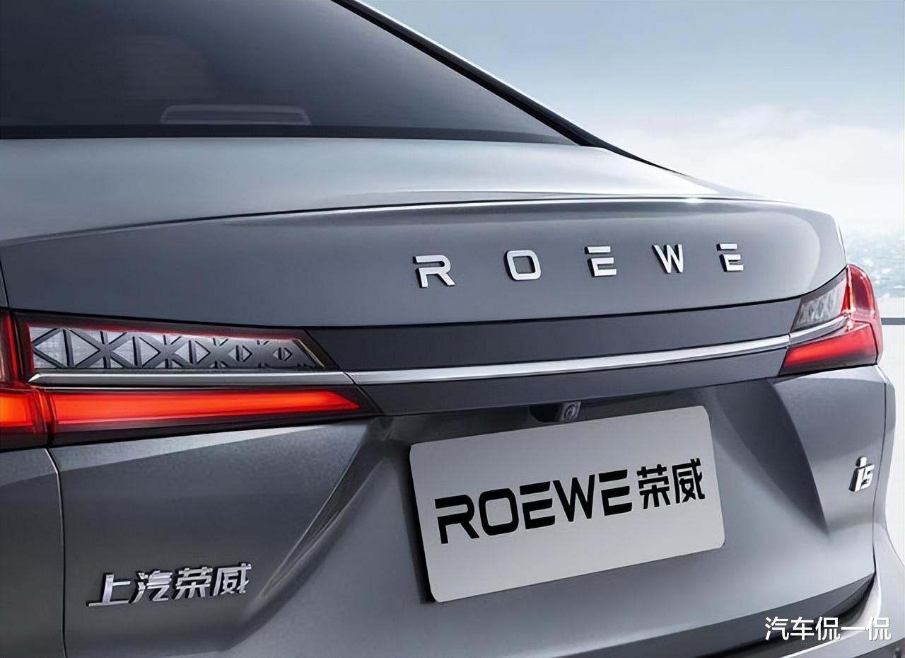 亲民神车揭秘!每公里4毛油耗,颜值甩卡罗拉几条街,5万级超值选