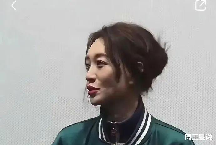 别再夸李小冉是不老女神了，她真正的素颜是这样的！