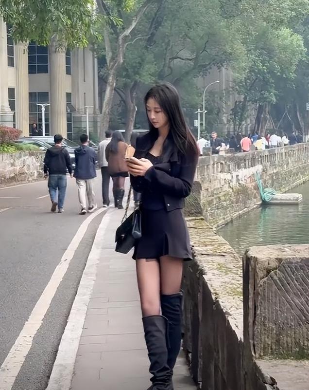 击剑冠军秦雪，离婚带娃，走吴柳芳路线称：我有女儿，我只想挣钱