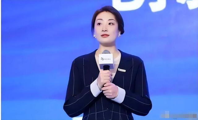 41岁“哇哈哈千金”宗馥莉，终于为自己的“不婚不育”付出了代价