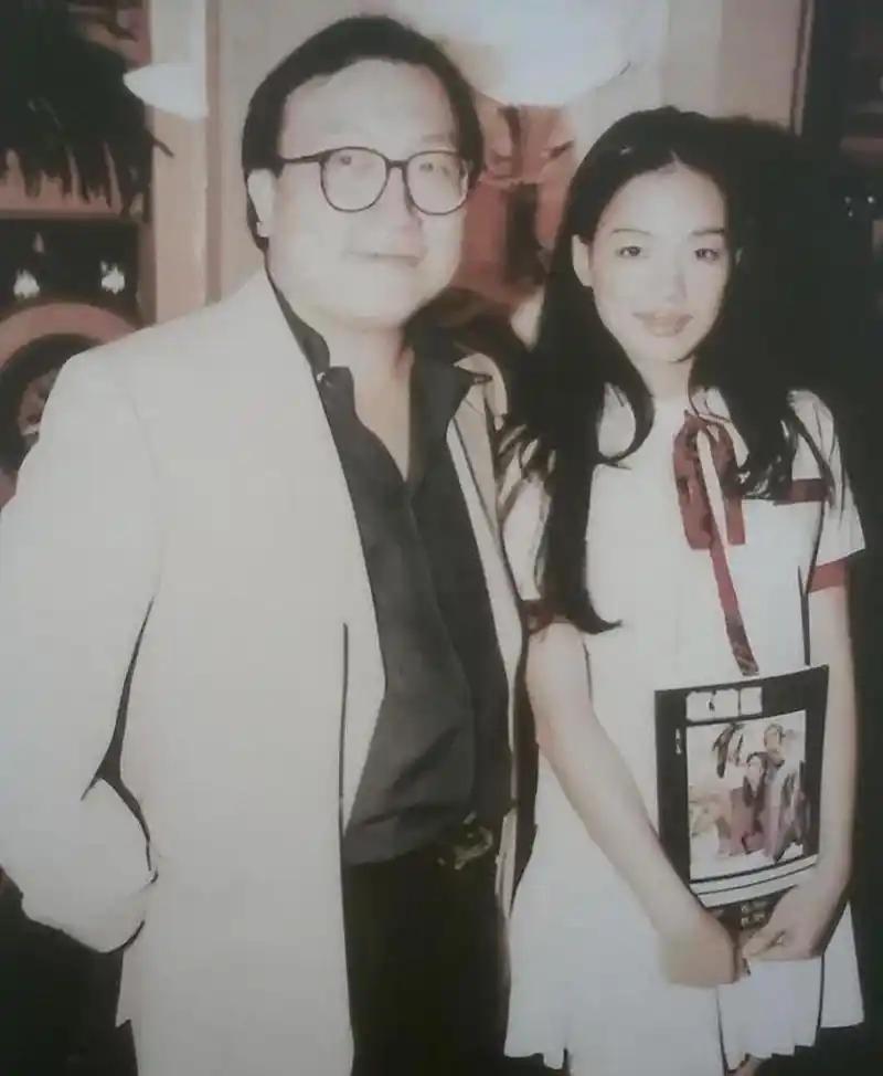 48岁舒淇不顾形象发文，松弛感满满，结婚这8年给她带来了什么？